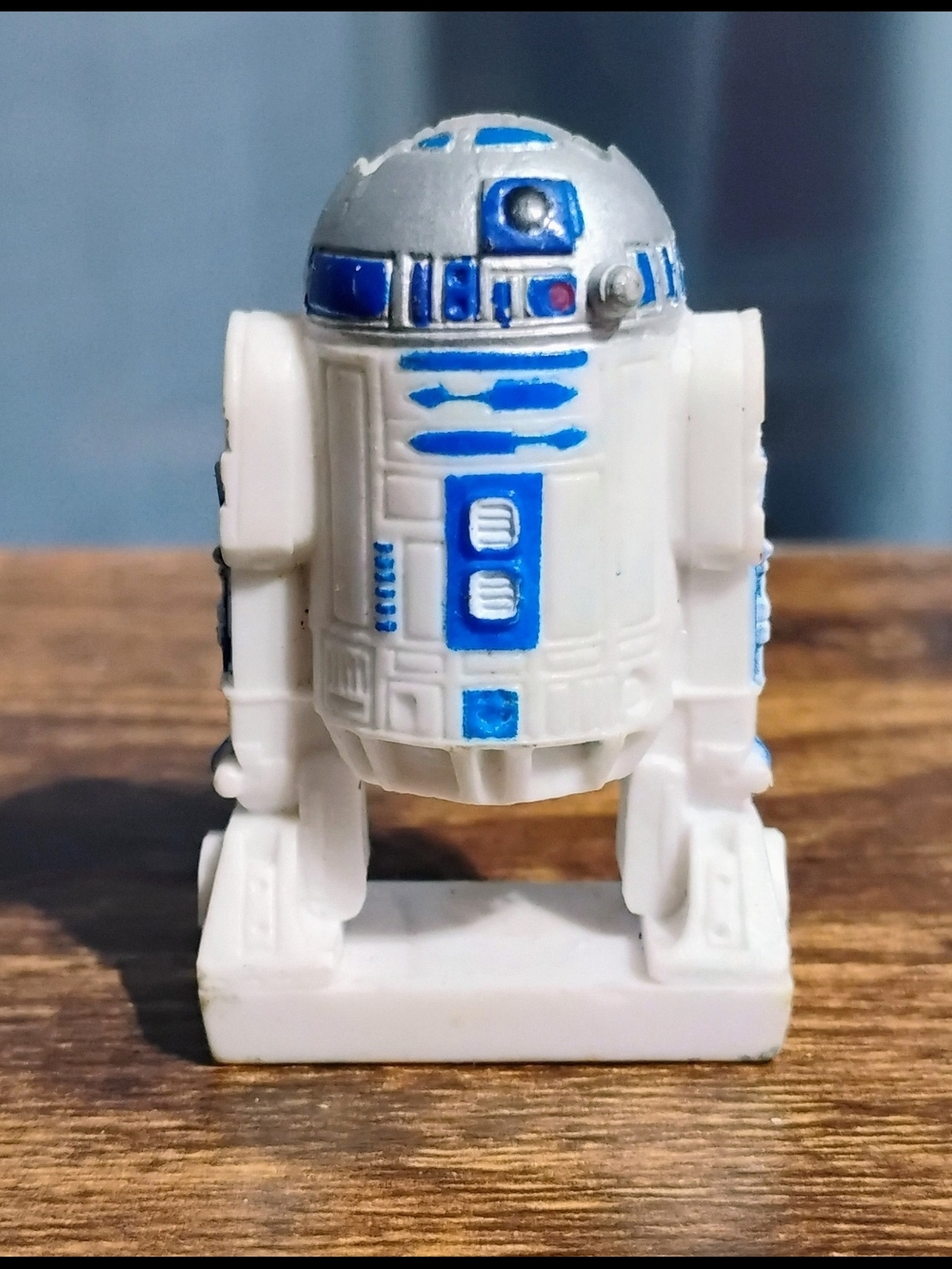 Star Wars: R2-D2 Cake Topper